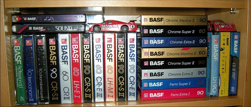 Kazety v poličce - BASF